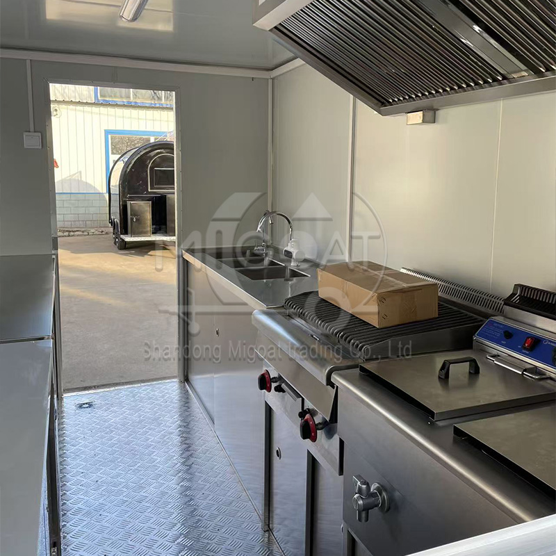 Żółto-czarny food truck, mobil – Commercial Kitchen Windows recenzja i cena